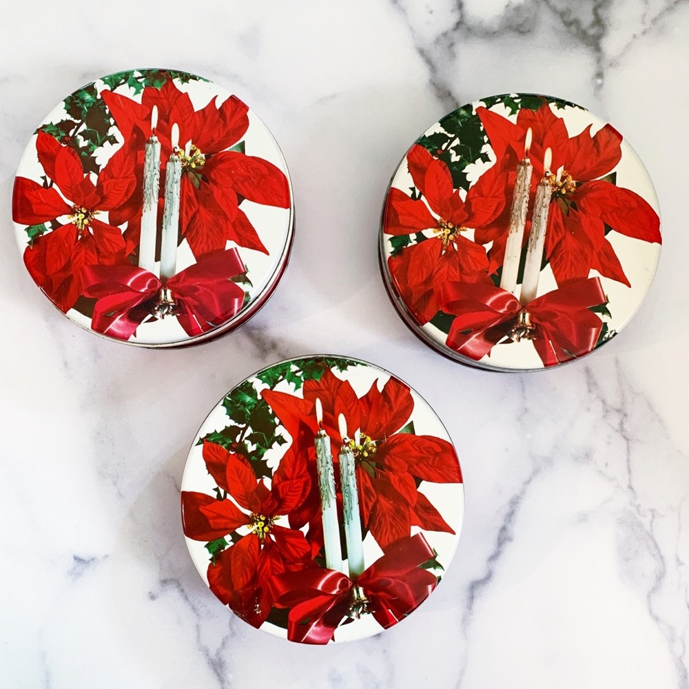 ✨💋SOLD💋✨
3 Christmas Candle Poinsettia Vintage Cookie Tins